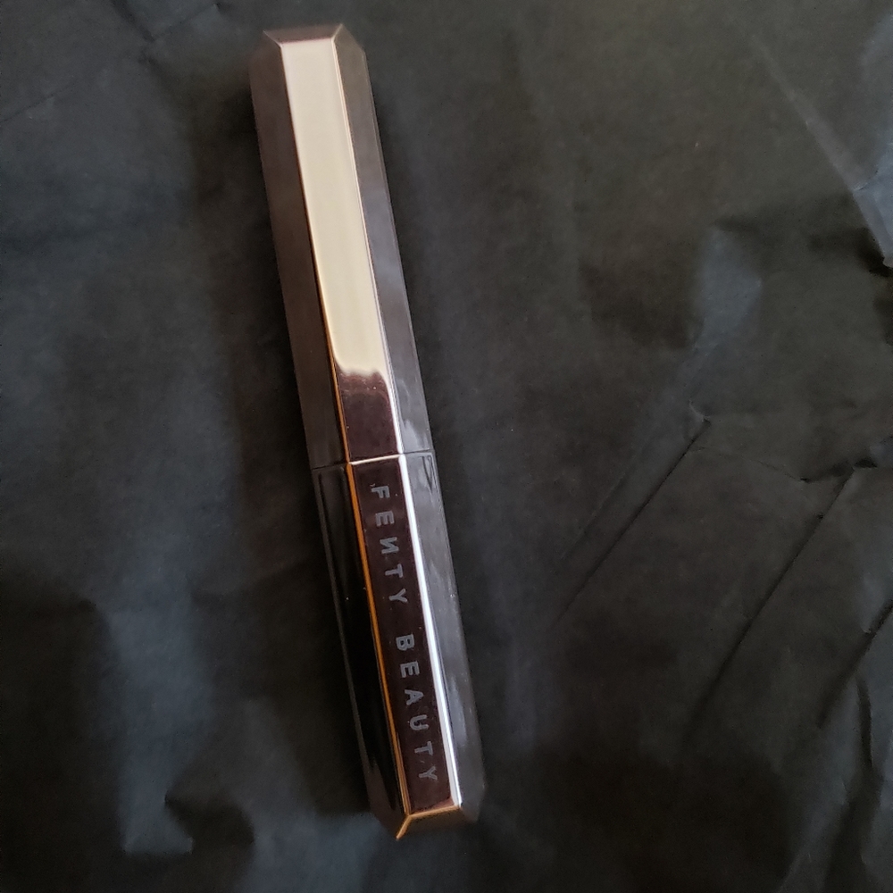 "Saw-C" Fenty Beauty Mattemoiselle Lipstick!